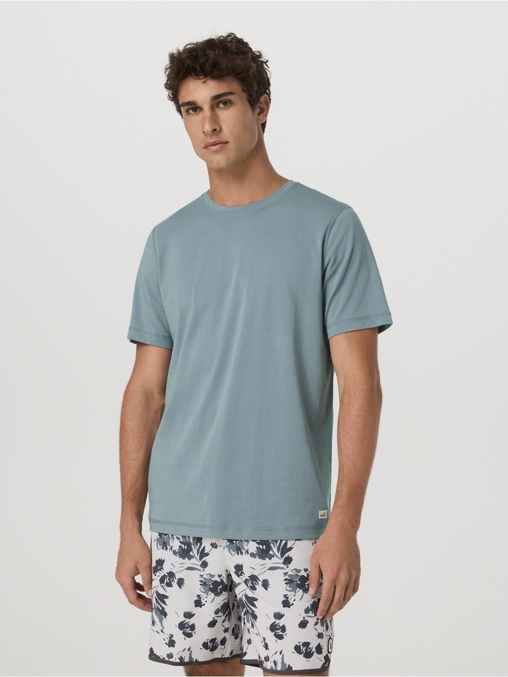 Vuori NWT Tuvalu t shirt. Shade color.  Size M.